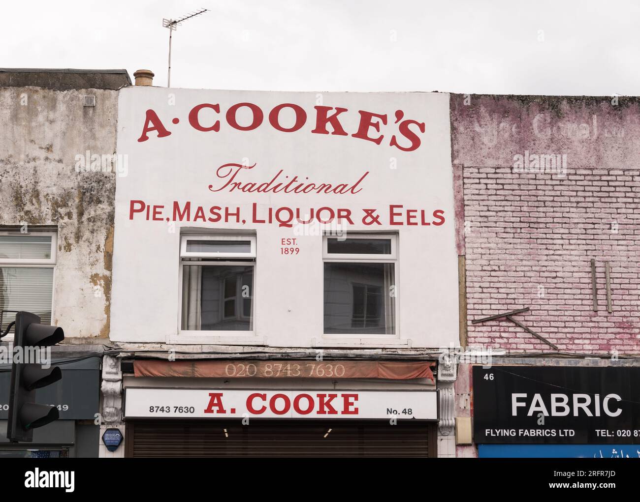 A. Cooke's Traditional Pie, Mash, Liquor & Aels Shop an der Goldhawk Road, Shepherds Bush, London, England, Großbritannien Stockfoto