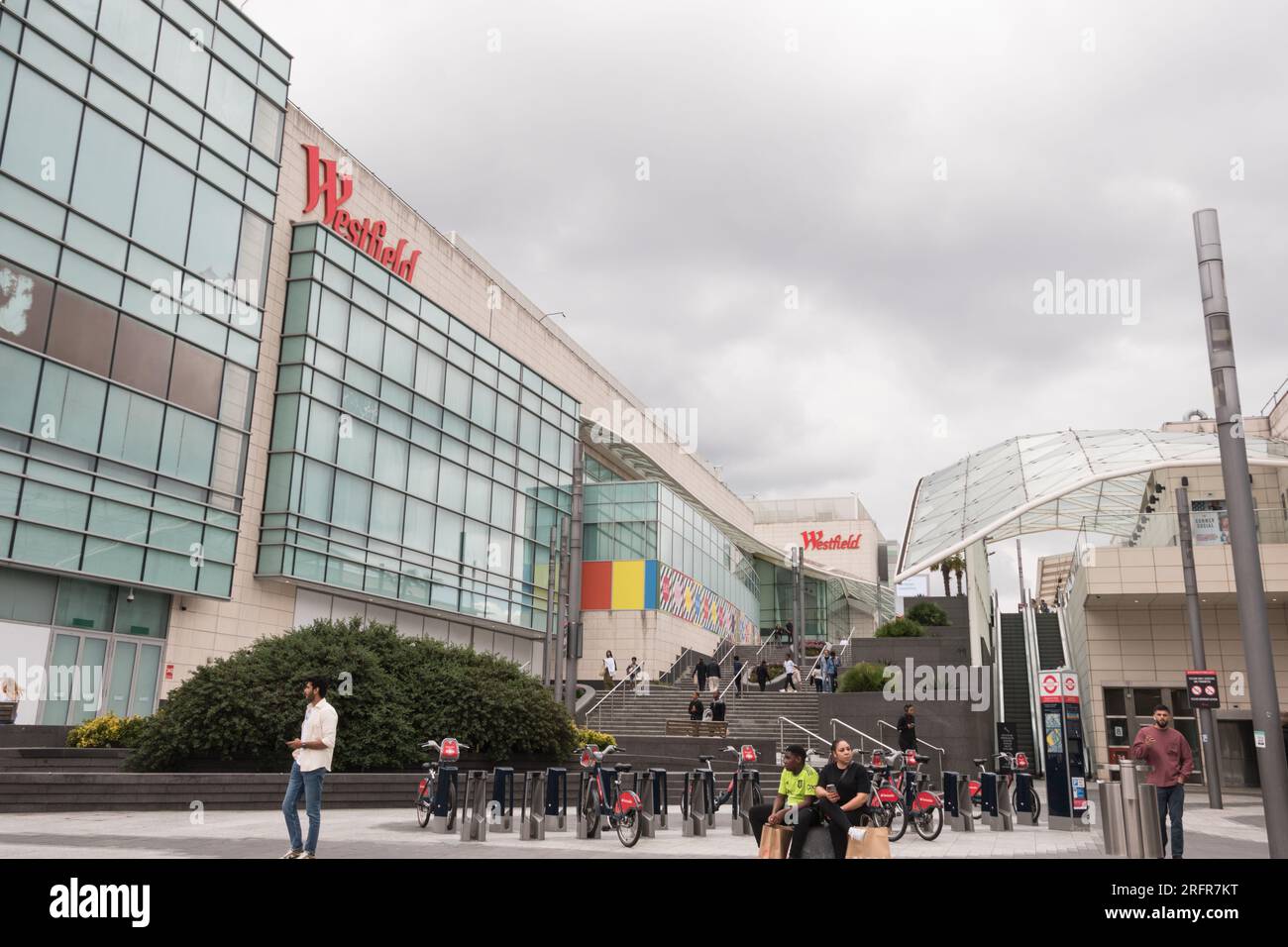 Westfield London - ein Einkaufszentrum in White City im Londoner Stadtteil Hammersmith und Fulham, London, England, Großbritannien Stockfoto