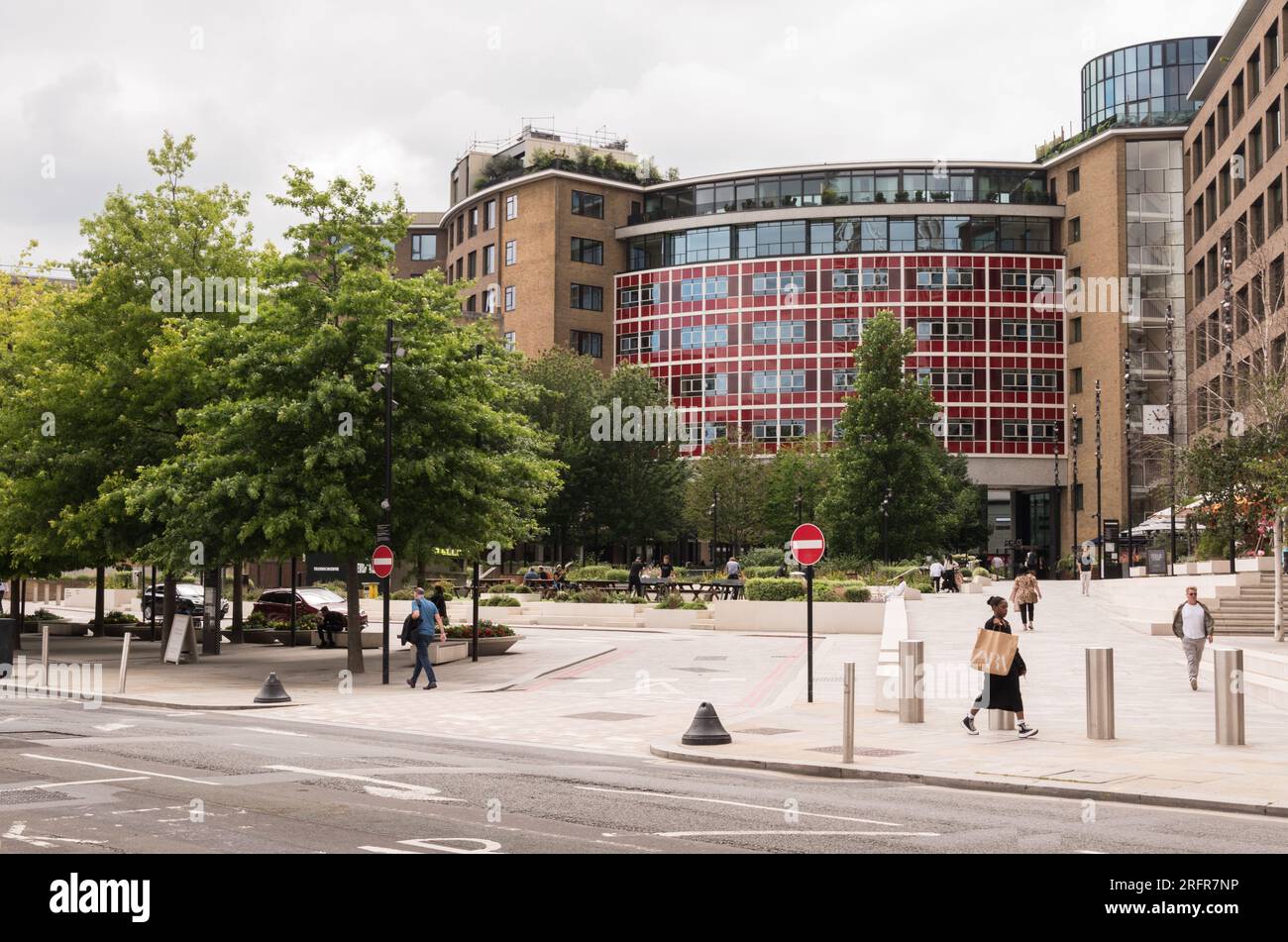 Die Fassade des ehemaligen BBC Television Centre, Wood Lane, Shepherd's Bush, London, England, GROSSBRITANNIEN Stockfoto