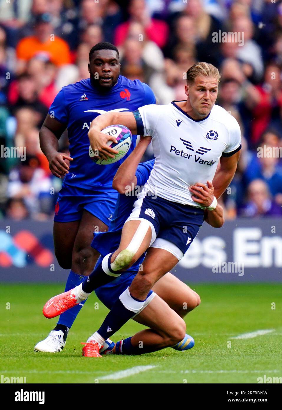 Der schottische Duhan van der Merwe wird beim Spiel der Summer Nations Series im Scottish Gas Murrayfield Stadium in Edinburgh ins Visier genommen. Foto: Samstag, 5. August 2023. Stockfoto