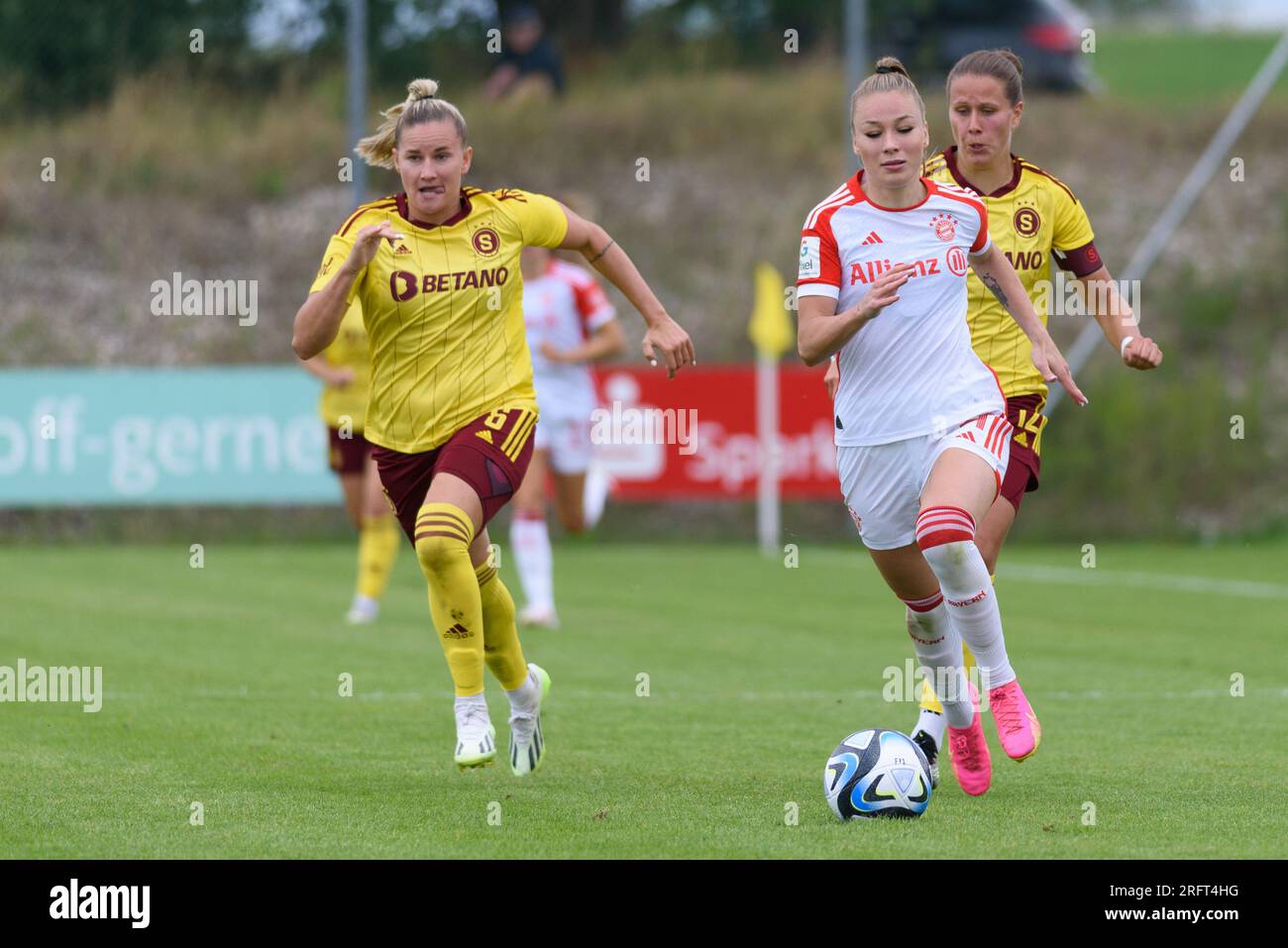 Regensburg, Deutschland. 05. Aug. 2023. Regensburg, Deutschland, August 5. 2023: Weronika Zawistowska (24 FC Bayern München) während des internationalen Freundschaftsspiels zwischen dem FC Bayern München und Sparta Prag im Sportpark am Brandlberg, Regensburg. (Sven Beyrich/SPP) Kredit: SPP Sport Press Photo. Alamy Live News Stockfoto