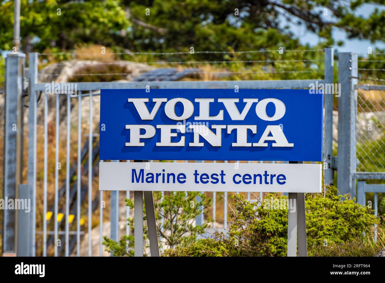 Göteborg, Schweden - Juli 24 2022: Schild Volvo Penta Marine Test Centre Stockfoto