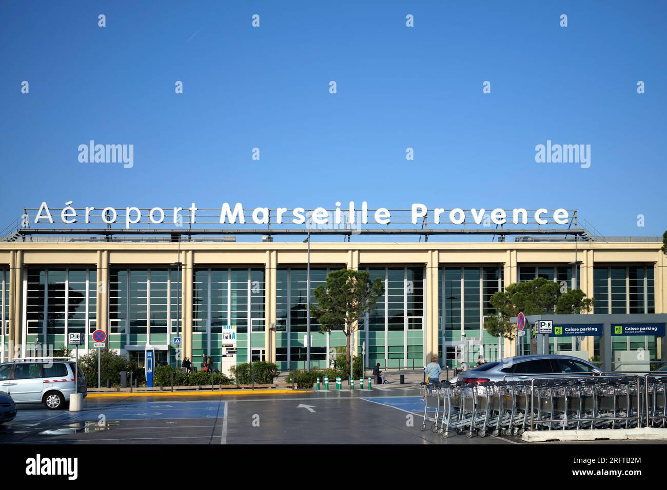 Terminalgebäude am Flughafen Marseille Marseille Frankreich Stockfoto