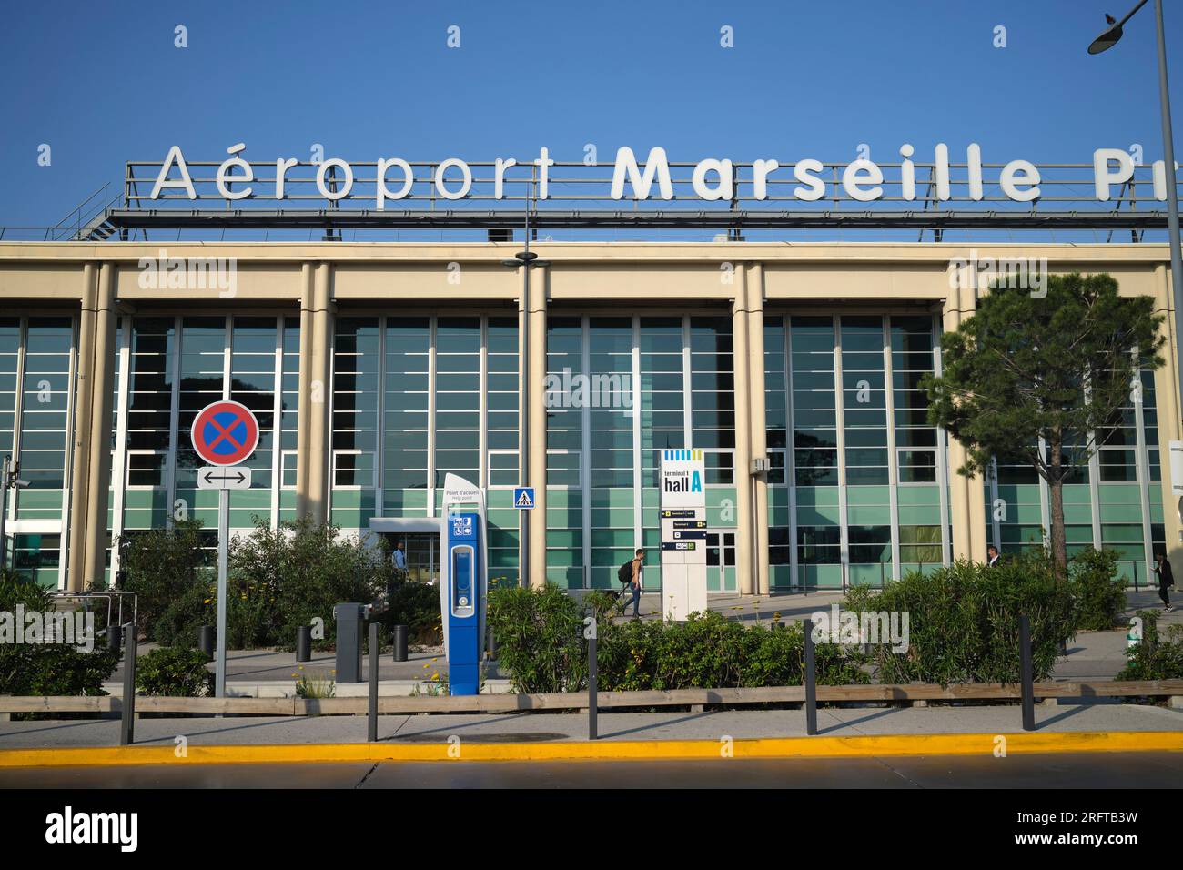 Terminalgebäude am Flughafen Marseille Marseille Frankreich Stockfoto