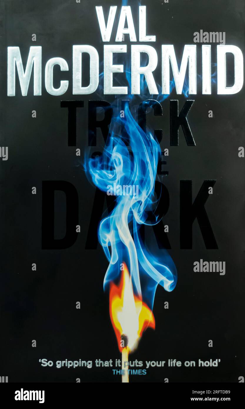 "Trick of the Dark Book" von Val McDermid 2010 Stockfoto