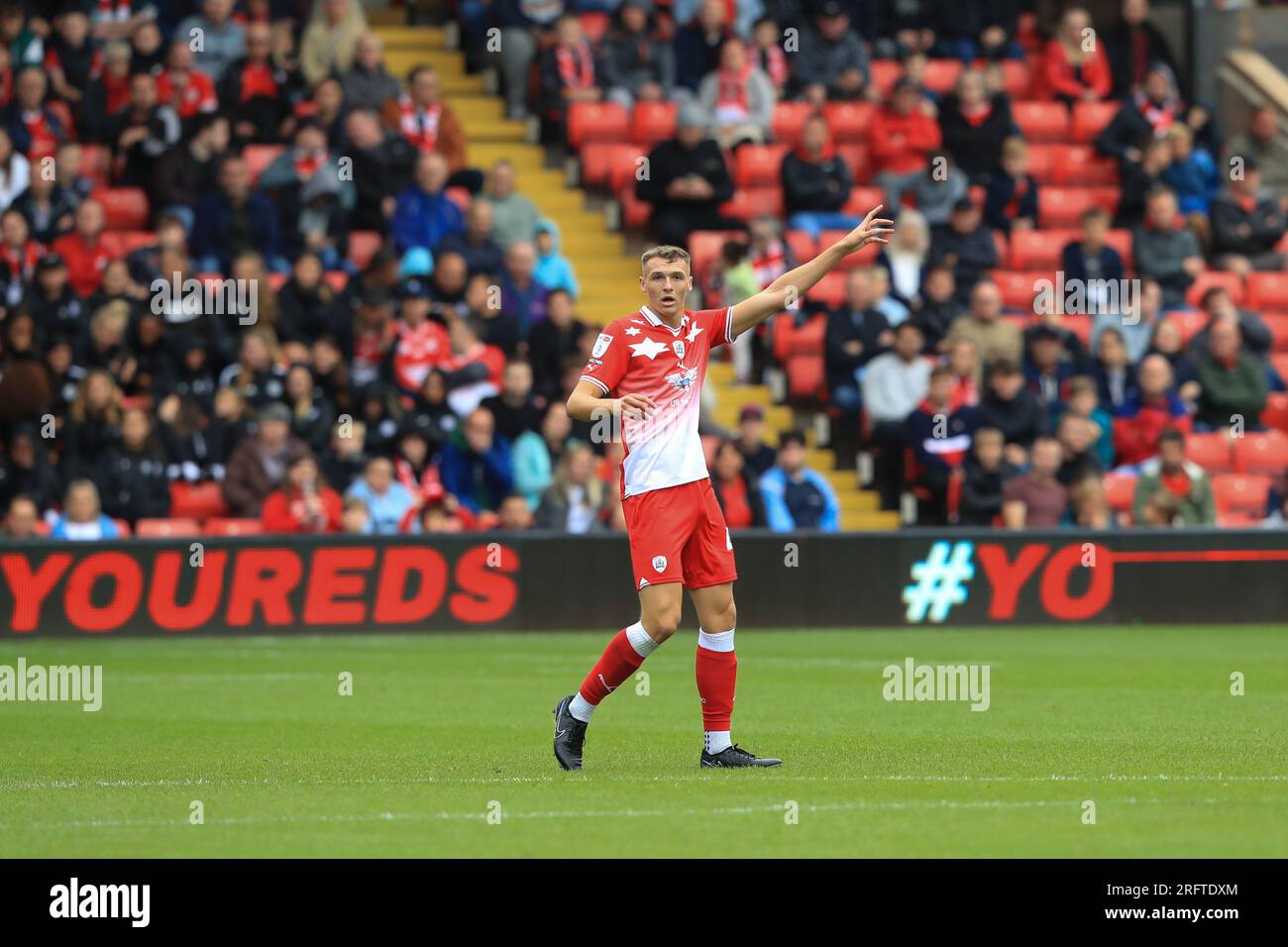 Jack Shepherd #41 von Barnsley gibt seinem Team Anweisungen während des Sky Bet League 1-Spiels Barnsley gegen Port Vale in Oakwell, Barnsley, Großbritannien, 5. August 2023 (Foto von Alfie Cosgrove/News Images) in, am 8.5.2023. (Foto: Alfie Cosgrove/News Images/Sipa USA) Kredit: SIPA USA/Alamy Live News Stockfoto