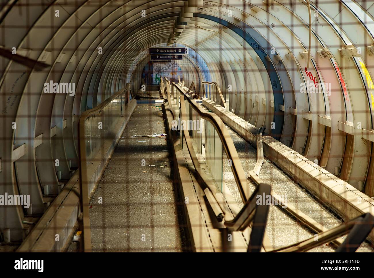 Bukarest, Rumänien - 09. Juli 2023: Transportpassage vom Bahnhof Basarab zum Bahnhof Gara de Nord (Nordbahnhof) Stockfoto