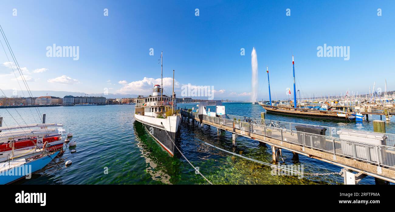 Genf, Schweiz - 24. März 2022: Malerischer Blick vom Genfer See an der Bucht von Genf, dem französischen Teil der Schweiz. Stockfoto