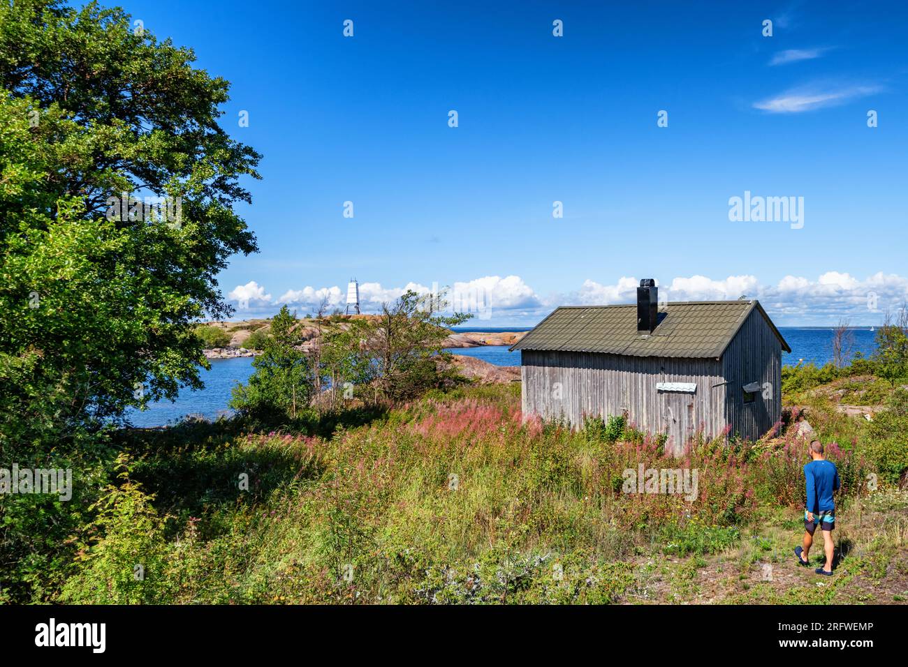 Eine offene Wildnishütte auf Sommarn Island, Inkoo, Finnland Stockfoto