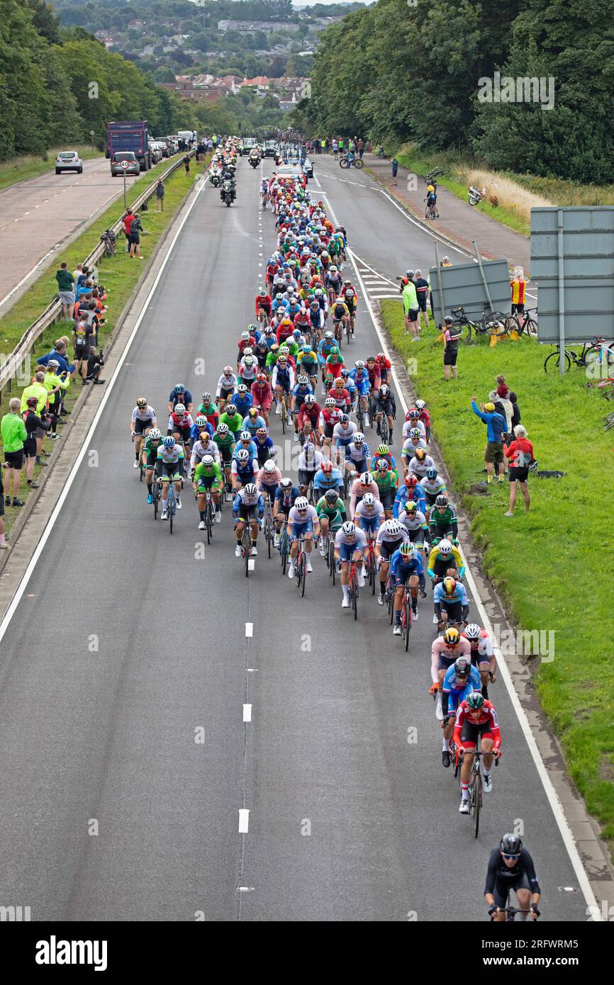 M90 Queensferry Road, Schottland, Großbritannien. 6. August 2023. UCI World Cycling Championship Men's Elite Road Race, von Edinburgh bis zum Ende in Glasgow Stockfoto