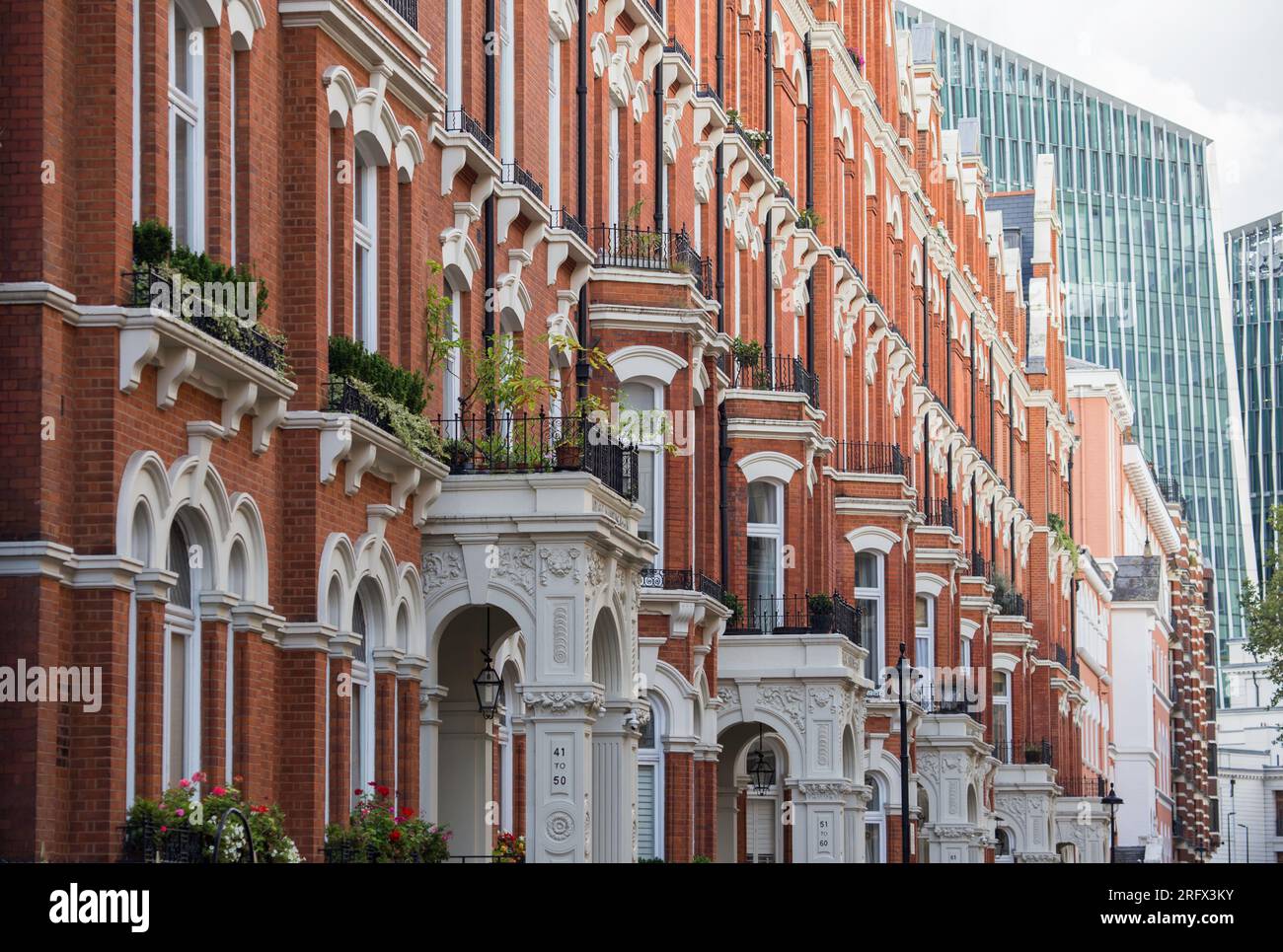 Carlisle Place Terraced Houses mit Blick auf die Victoria Street in London Stockfoto