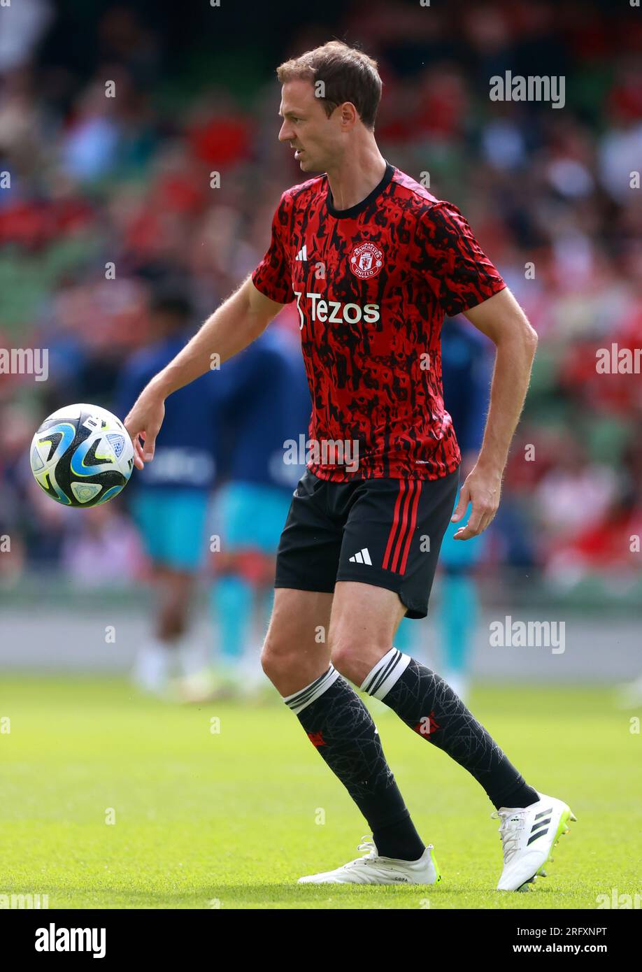 Jonny Evans von Manchester United wärmt sich vor dem VorsaisonSpiel im