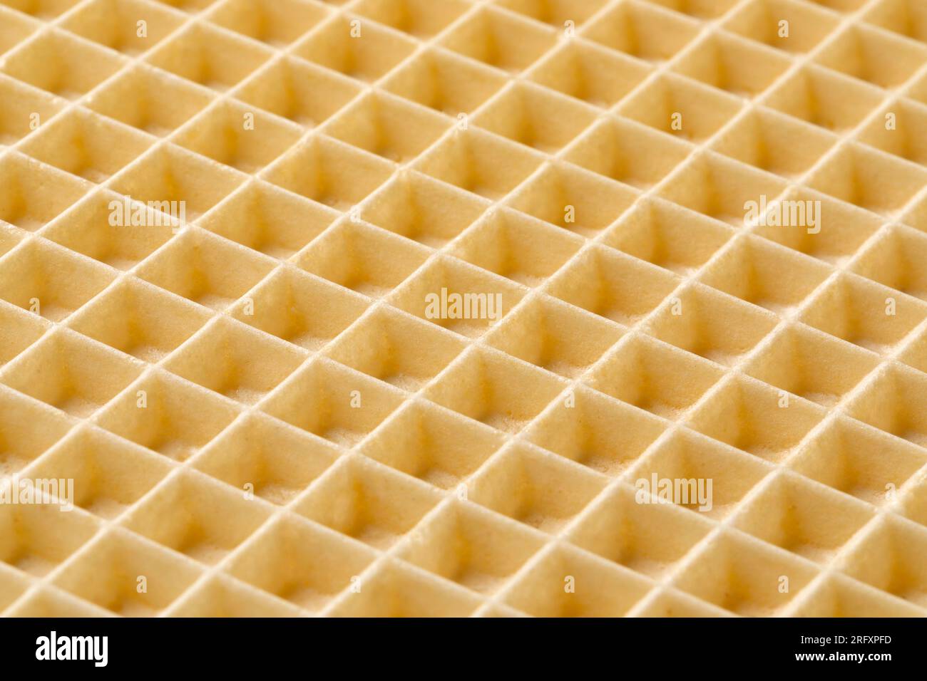 Frische runde polnische Waffeltortowe Vollformataufnahme als Hintergrund Stockfoto