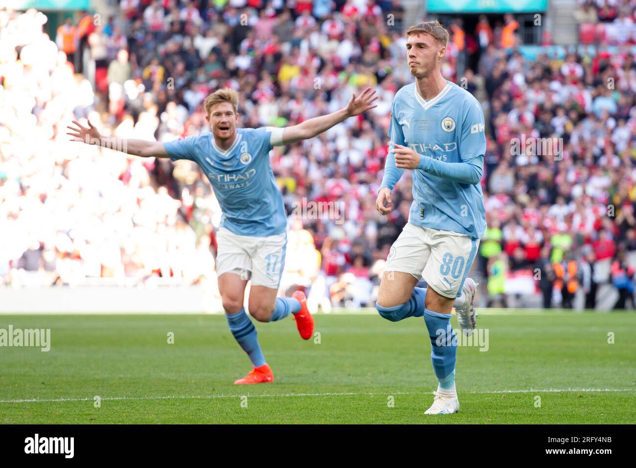 Cole Palmer aus Manchester City feiert seine Feier nach einem Tor während des FA Community Shield-Spiels zwischen Arsenal und Manchester City am Sonntag, den 6. August 2023 im Wembley Stadium in London. (Foto: Federico Guerra Maranesi | MI News) Guthaben: MI News & Sport /Alamy Live News Stockfoto