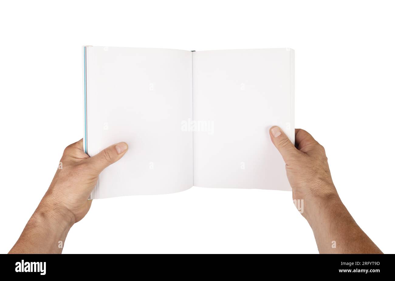 Ein Buch in den Händen eines Mannes mit transparentem Hintergrund Stockfoto