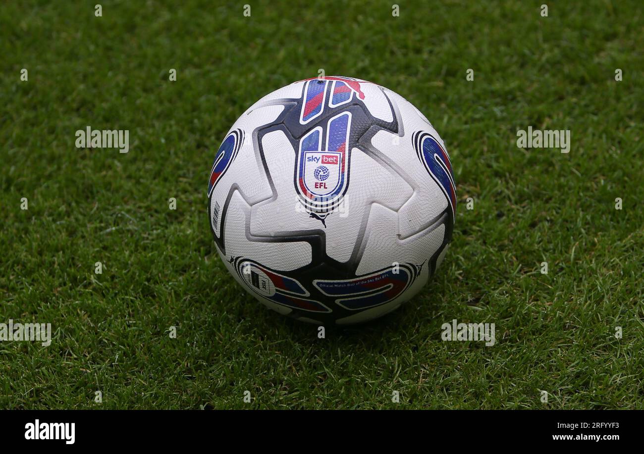 Ein Puma EFL Match Ball während des Sky Bet Championship-Spiels zwischen Sunderland und Ipswich Town im Stadium of Light, Sunderland, am Sonntag, den 6. August 2023. (Foto: Michael Driver | MI News) Guthaben: MI News & Sport /Alamy Live News Stockfoto