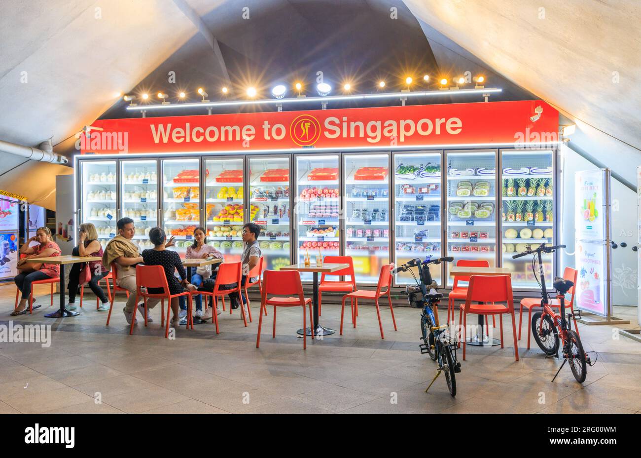 San Francisco Singapore Obst- und Getränkemarkt am Esplanade Dr. Singapore Stockfoto