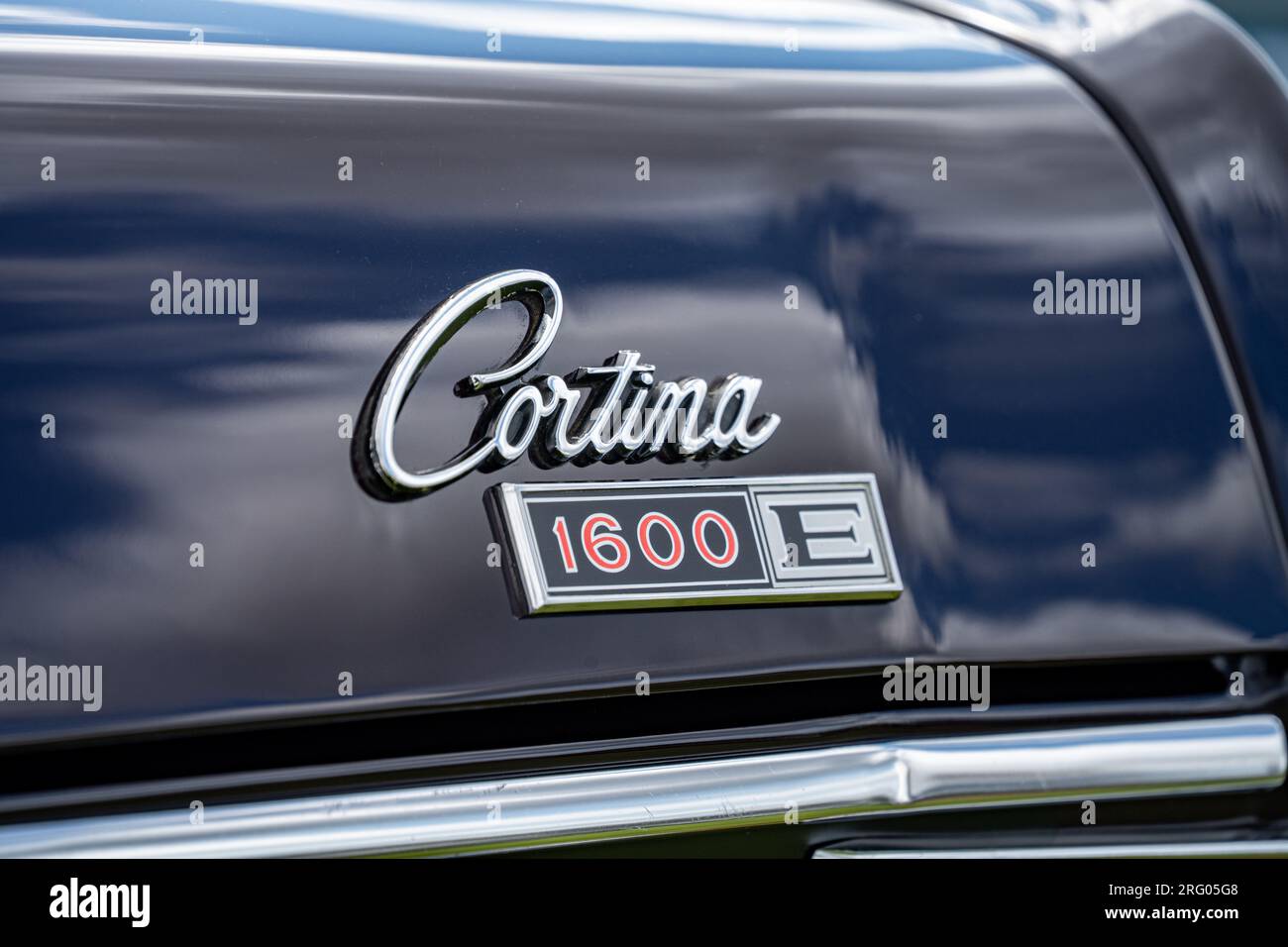 Oldtimer-Rallye Ford Cortina 1600E Nahaufnahme des hinteren Abzeichens Stockfoto