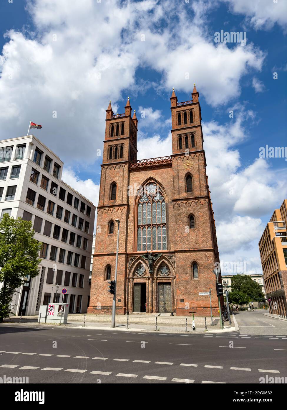 BERLIN - 22. JULI 2023: Friedrichswerder-Kirche, 1831 in Berlin erbaut. Stockfoto