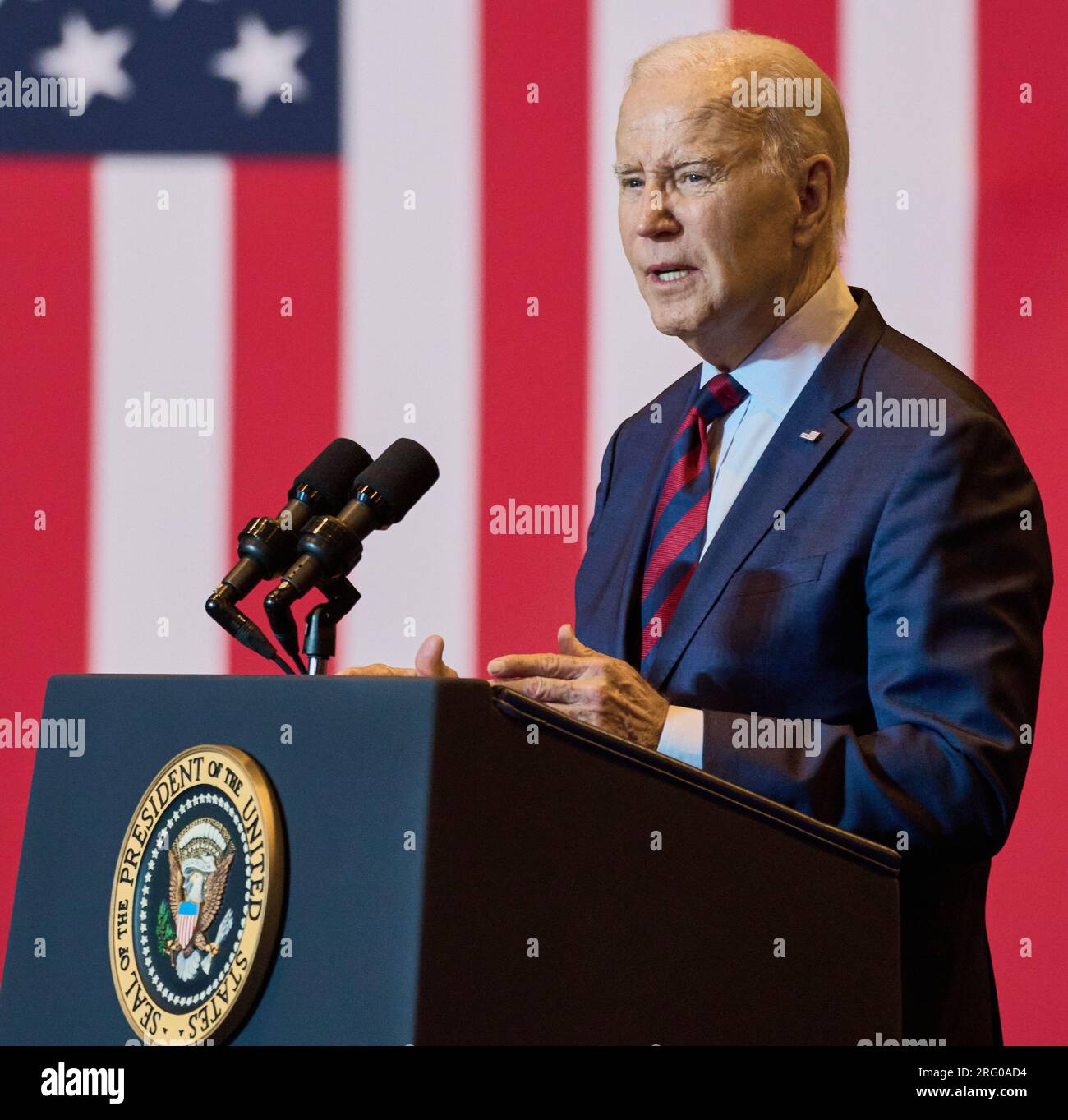 PHILADELPHIA, Pennsylvania, USA – 20. JULI 2023: Präsident Joe Biden spricht auf der Philly Shipyard. Stockfoto