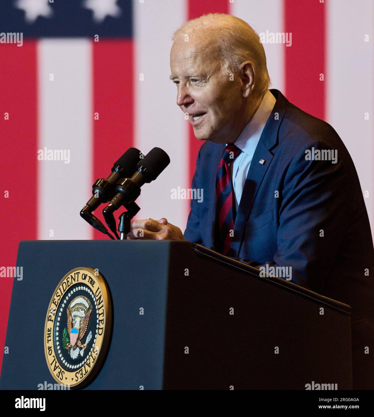 PHILADELPHIA, Pennsylvania, USA – 20. JULI 2023: Präsident Joe Biden spricht auf der Philly Shipyard. Stockfoto