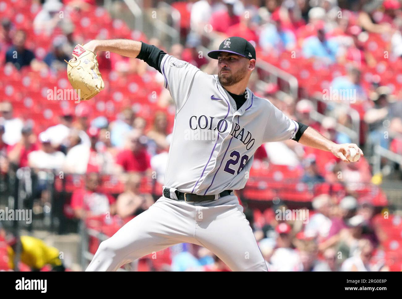 St. Louis, Usa. 06. Aug. 2023. Austin Gomber, der Pitcher der Colorado Rockies, liefert einen Pitch für die .St. Louis Cardinals im vierten Inning im Busch Stadium in St. Louis am Sonntag, den 6. August 2023. Foto: Bill Greenblatt/UPI Credit: UPI/Alamy Live News Stockfoto