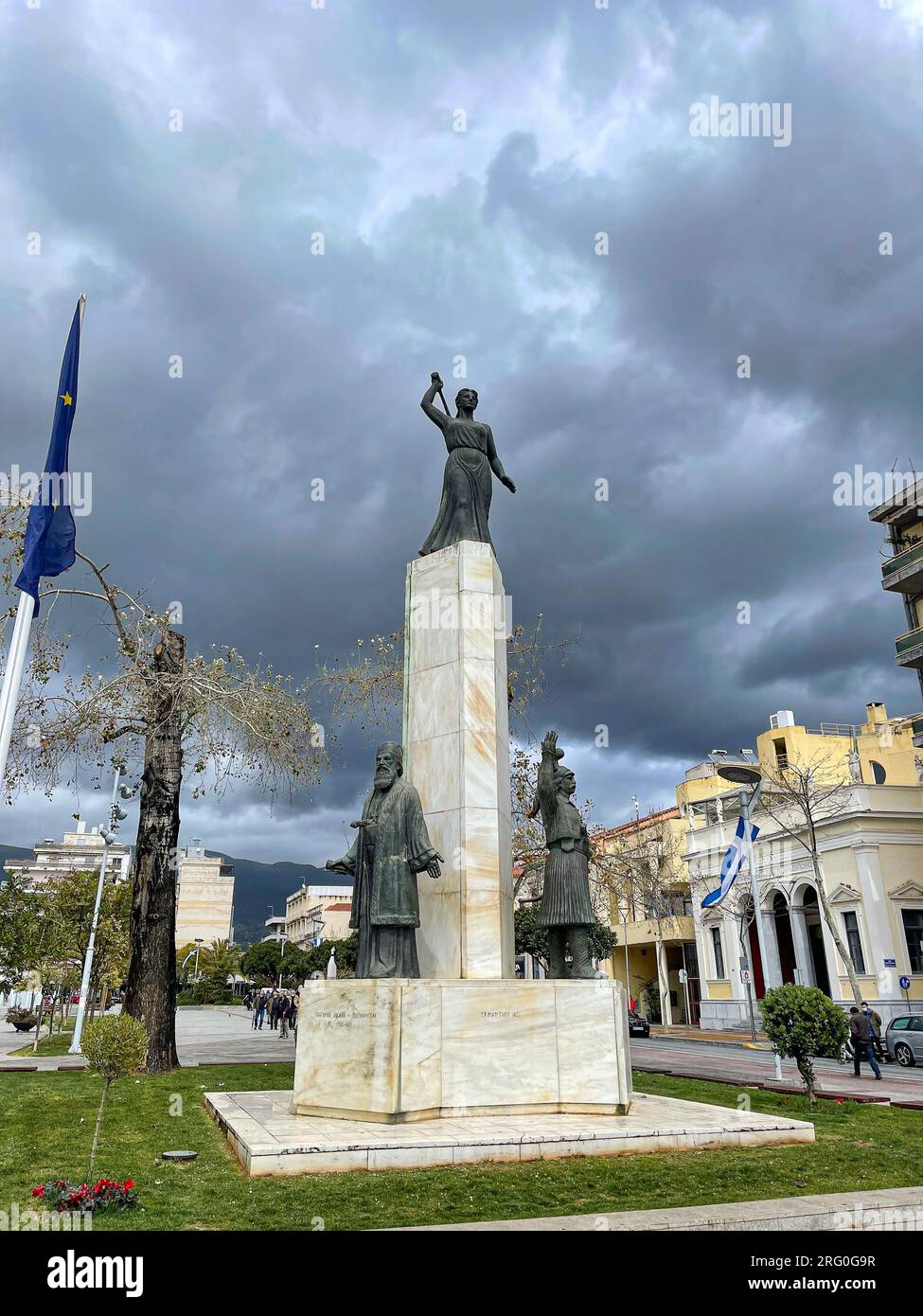 Statuen und Denkmäler der Helden des griechischen Revolutionskrieges 1821 (Unabhängigkeitskrieg gegen das Osmanische Reich) in Kalamata in Messeni Stockfoto