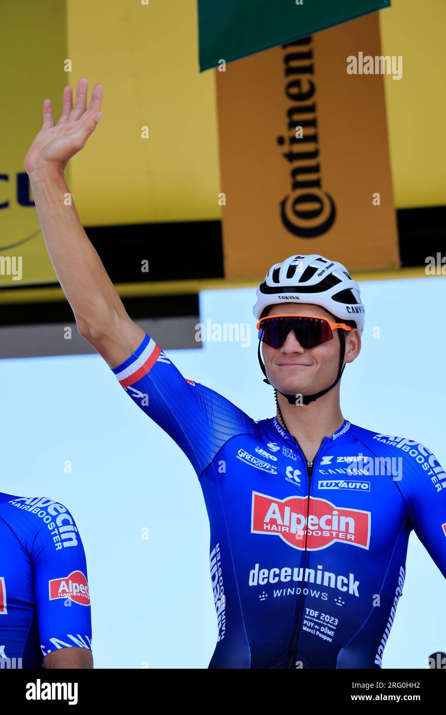 Mathieu Van der Poel avant le départ de la 9ème étape du Tour de France le 9 juillet 2023 à Saint-Léonard-de-Noblat cité de son Grand-père Raymond Pou Stockfoto