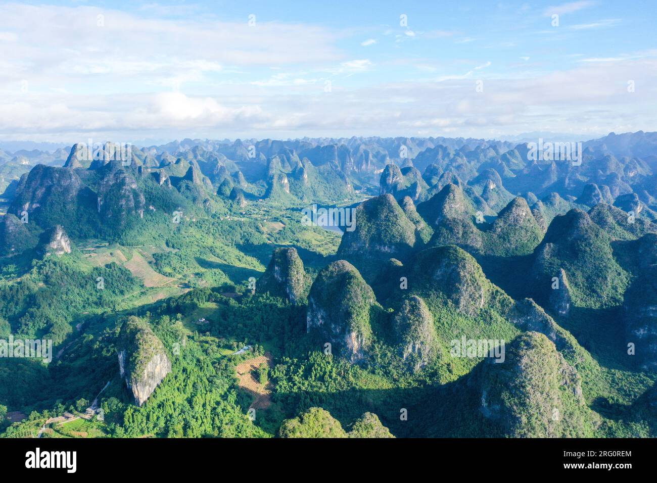 GUILIN, CHINA - 6. AUGUST 2023 - Xianggong Mountain Scenic Spot, Yangshuo, Guilin, Guangxi, China, 6. August 2023. Stockfoto