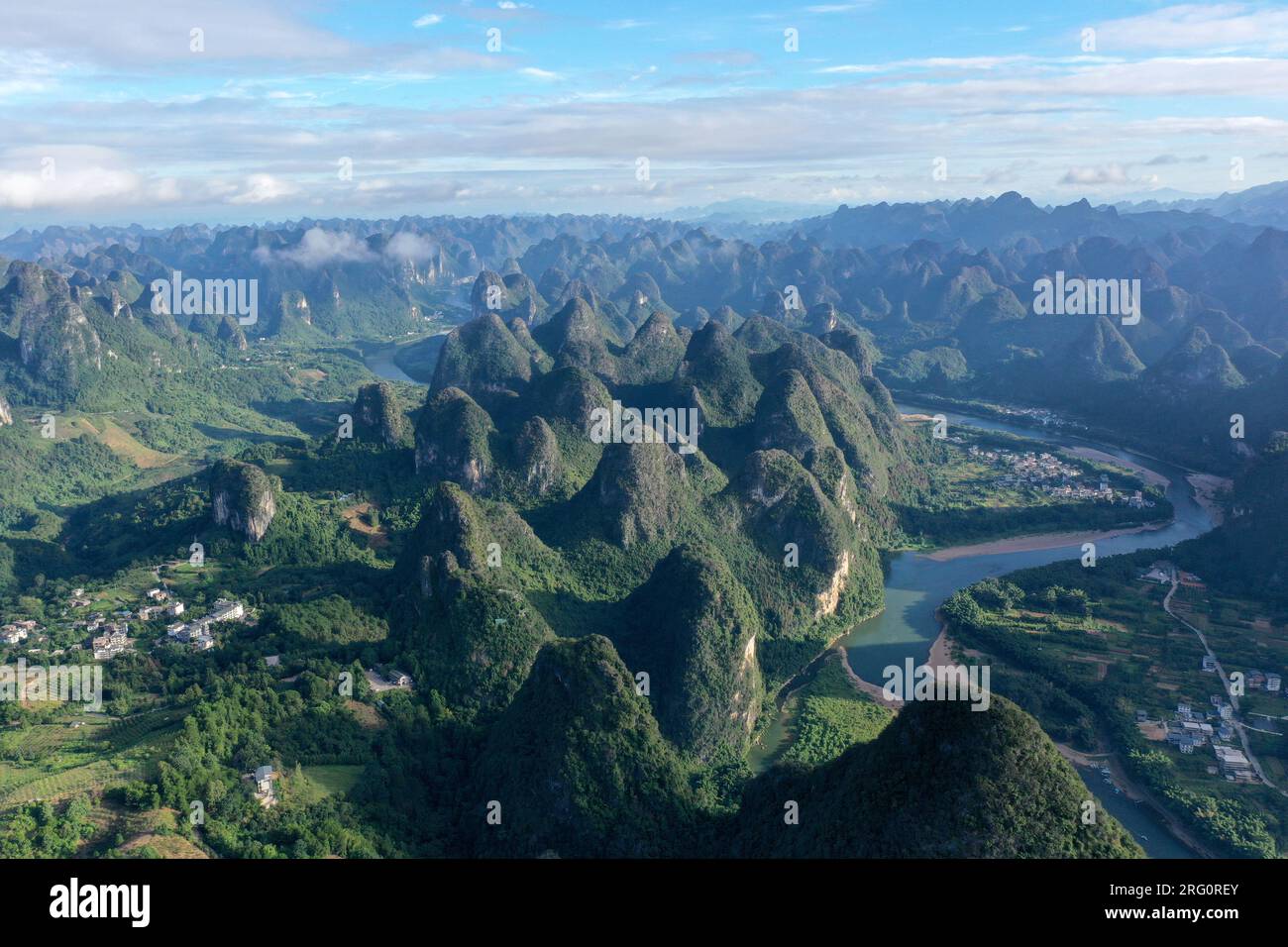 GUILIN, CHINA - 6. AUGUST 2023 - Xianggong Mountain Scenic Spot, Yangshuo, Guilin, Guangxi, China, 6. August 2023. Stockfoto