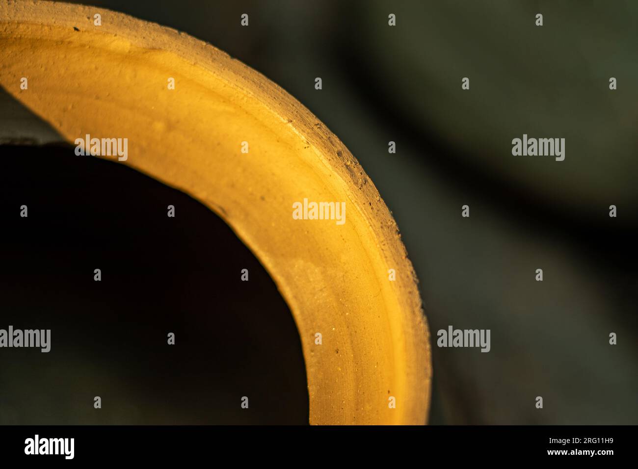 Werkzeuge aus Ton. Es ist eine Kombination aus Lehm, Siliziumdioxid und einem Lithiumerz wie Spodumene. Flameware wird bis zu 2387F oder mehr angezündet Stockfoto