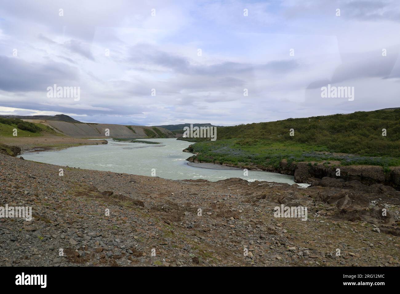 Landschaft am Fluss Hvítá kurz vor dem Wasserfall Gullfoss Stockfoto