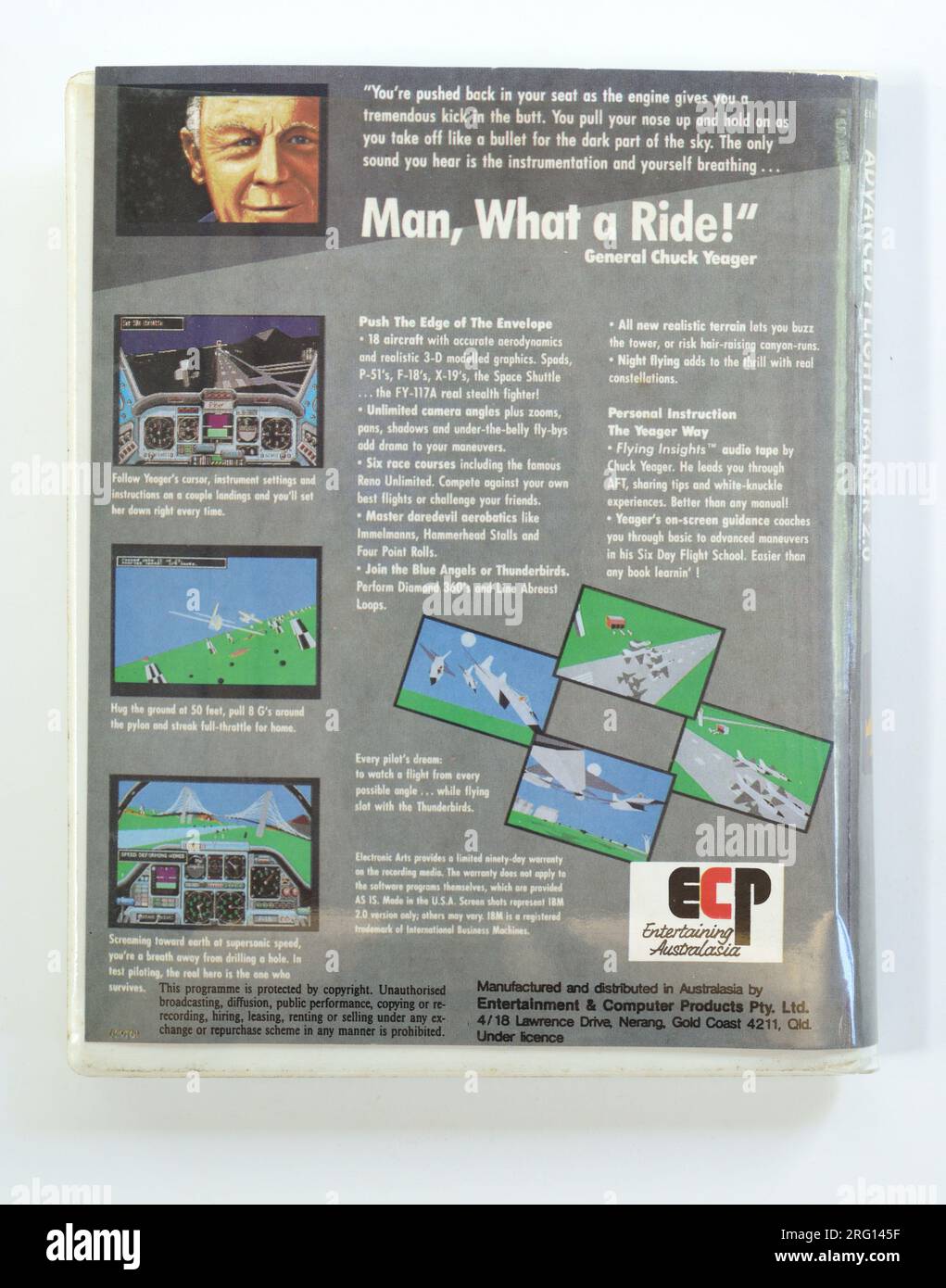 Chuck Yeagers Advanced Flight Trainer 2,0, Rückseite, PC und IBM MS-DOS-Spiel mit einer Kassette im Inneren. 1980er Stockfoto