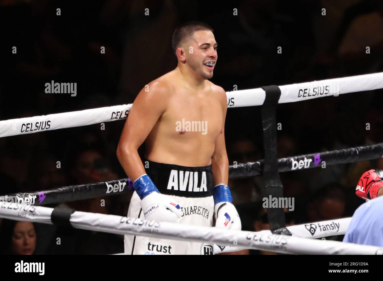 Dallas, Usa. 05. Aug. 2023. DALLAS, TEXAS - 5. AUGUST: Chris Avila lächelt Jeremy Stephens bei ihrem 6-runden Super-Mittelgewichtskampf im Paul gegen Diaz im American Airlines Center am 5. August 2023 in Dallas, Texas. (Foto: Alejandro Salazar/PxImages/Sipa USA) Guthaben: SIPA USA/Alamy Live News Stockfoto