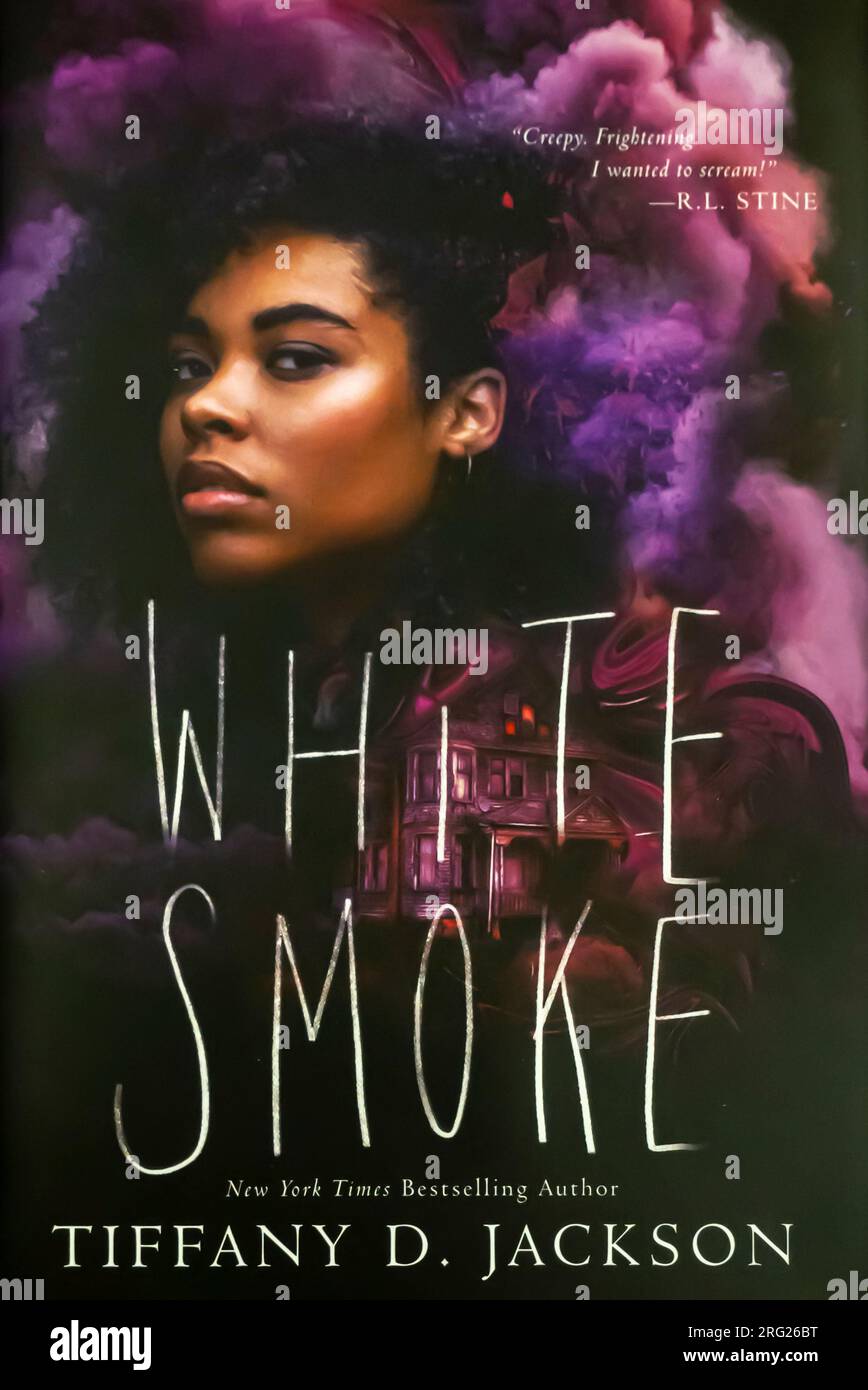 White Smoke Book von Tiffany D. Jackson 2021 Stockfoto