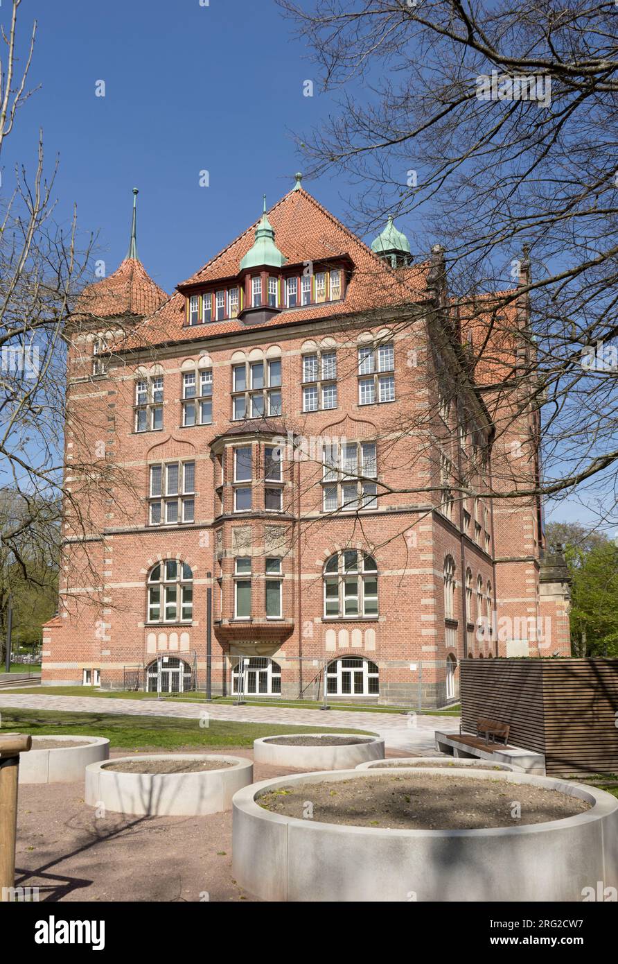 Bau des Naturwissenschaftsmuseums in Flensburg auf dem Museumsberg im Frühjahr Stockfoto
