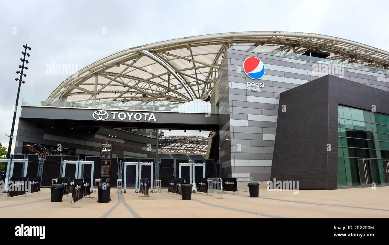Los Angeles, Kalifornien: BMO Stadium, Heimstadion des Los Angeles Football Club der Major League Soccer, Pepsi Plaza und Toyota Gate Stockfoto