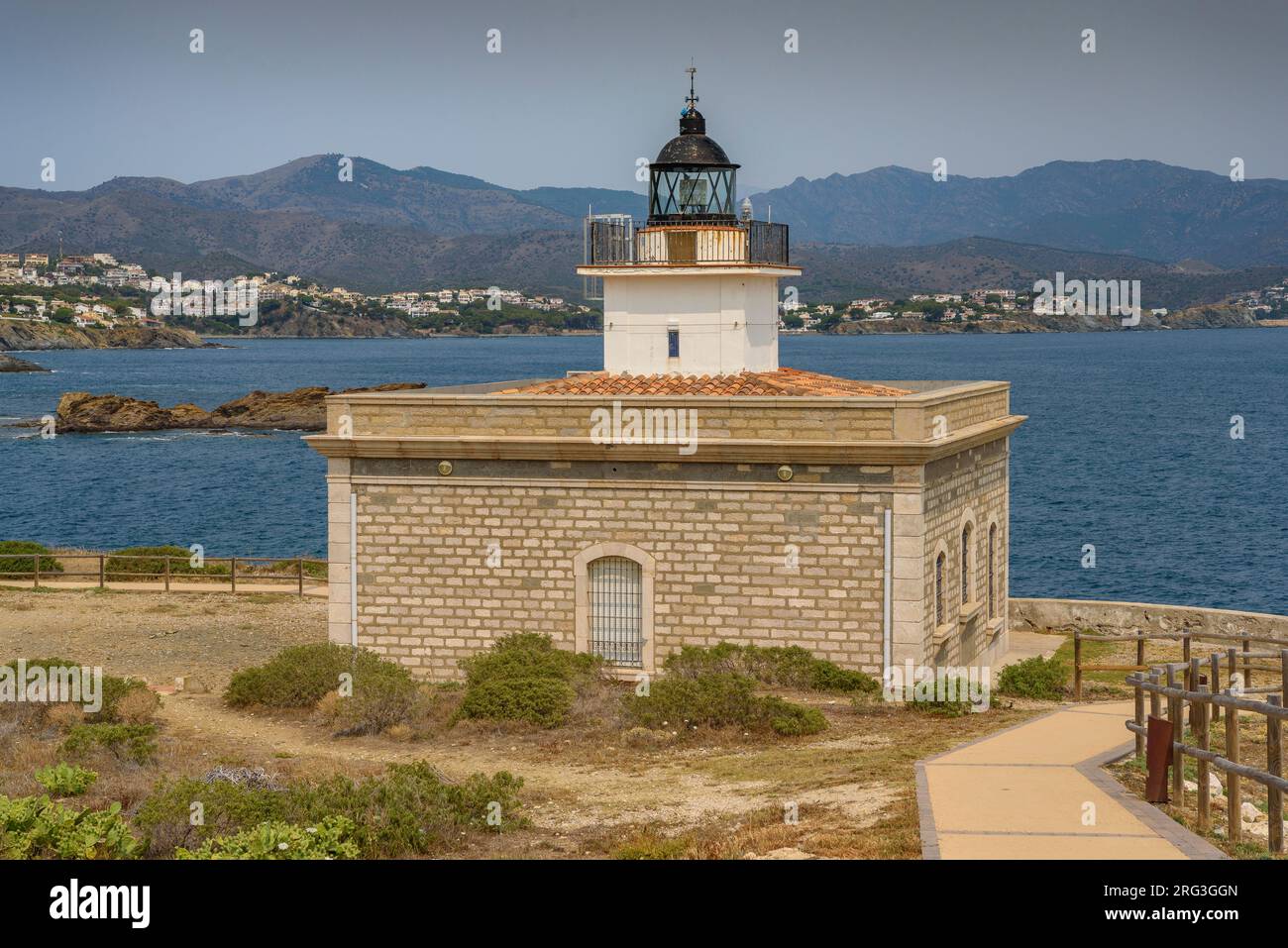 Leuchtturm S'Arenella, nördlich des Kaps Cap de Creus, in der Nähe der Stadt Port de la Selva (Alt Empordà, Girona, Katalonien, Spanien) Stockfoto