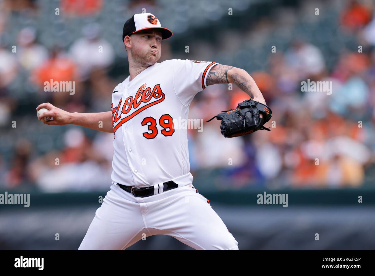 BALTIMORE, MD - 06. AUGUST: Baltimore Orioles Starting Pitcher Kyle Bradish (39) spielt während des Spiels gegen die New York Mets am 06. August 2023 im Oriole Park in Camden Yards. (Joe Robbins/Image of Sport) Stockfoto