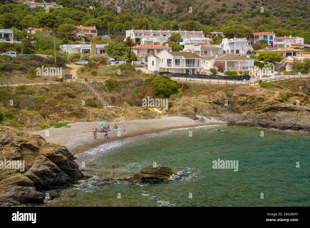 Strand von Vaquers, in der Nähe des Dorfes Port de la Selva, nördlich des Kaps Cap de Creus und der Küste der Costa Brava (Alt Empordà, Girona, Katalonien, Spanien) Stockfoto