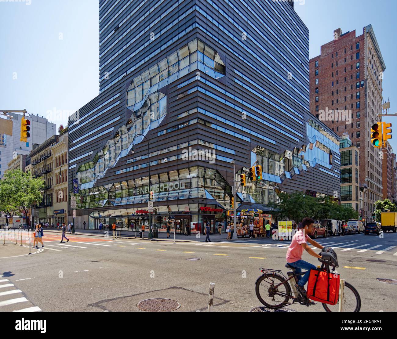 Greenwich Village: University Center ist das Hauptgebäude der New School, 635 Fifth Avenue und East 14. Street. Stockfoto