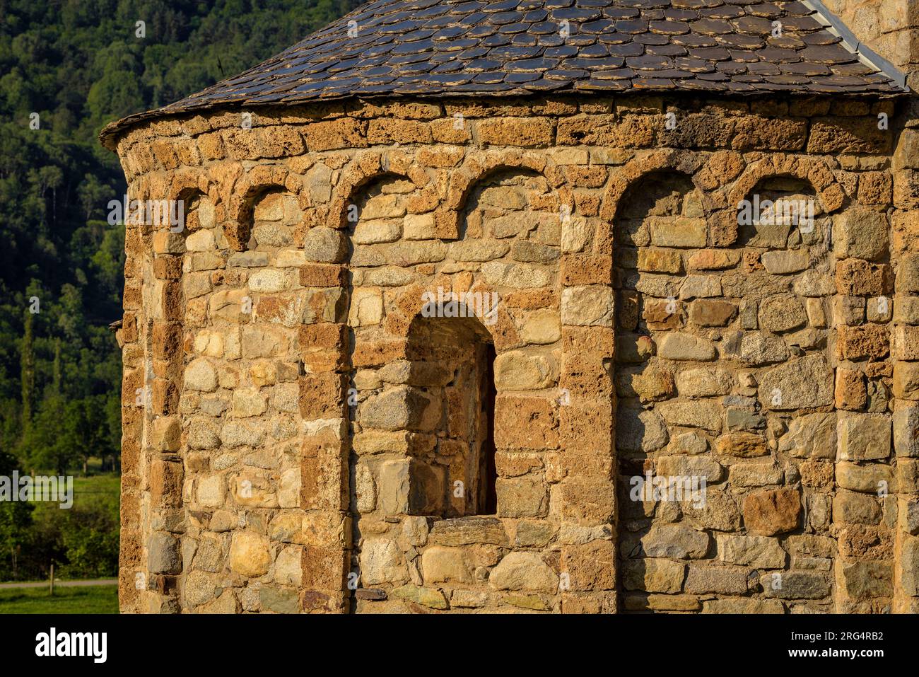 Apse der romanischen Kirche Sant Feliu de Barruera (Boí-Tal, Lleida, Katalonien, Spanien, Pyrenäen) ESP románica de la iglesia Ábside de Barruera Stockfoto