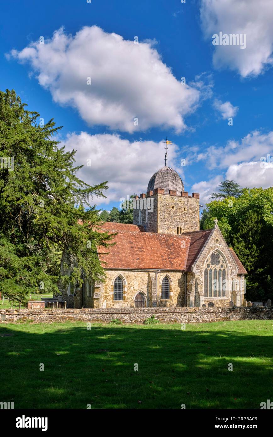 St. Peter und St. Paul's Kirche. Albury Park, Albury, in der Nähe von Guildford, Surrey, England. Stockfoto