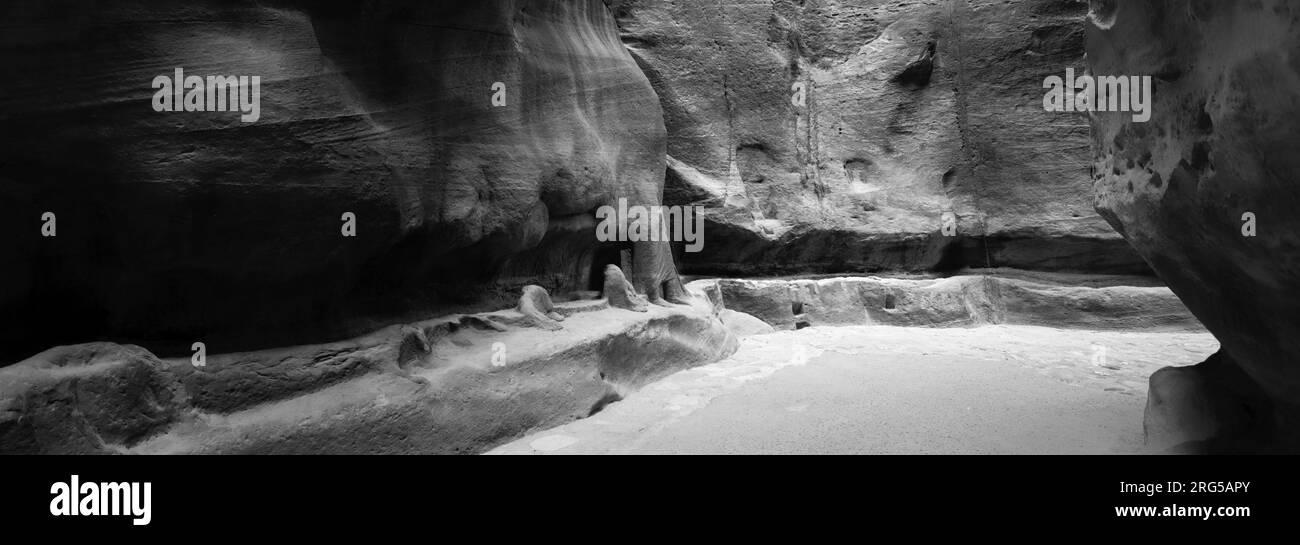 Der Al-Siq, der Haupteingang Canyon nach Petra, Jordanien, Naher Osten Stockfoto