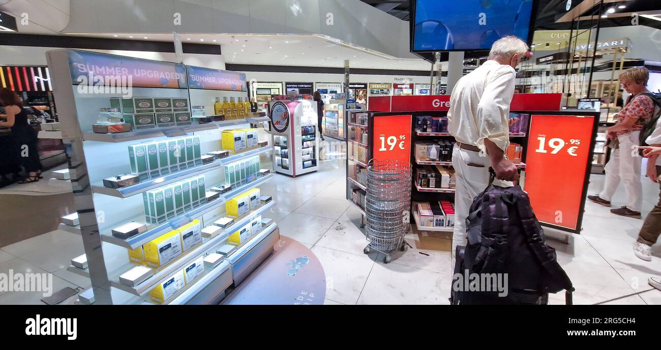 Duty-Free-Shop, Flughafen Eleftherios Venizelou, Athen, Griechenland, Südeuropa Stockfoto