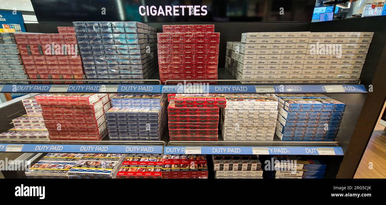 Duty-Free-Shop, Flughafen Eleftherios Venizelou, Athen, Griechenland, Südeuropa Stockfoto