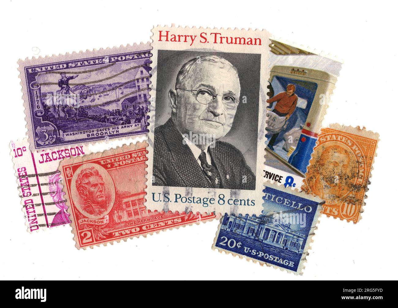 Eine Zusammenstellung klassischer Briefmarken aus den USA mit Erbe und Kultur auf weißem Hintergrund. Stockfoto