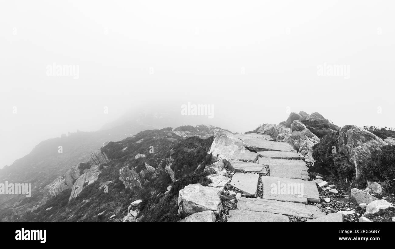 In den Wolken auf Diamond Hill in Irland Stockfoto