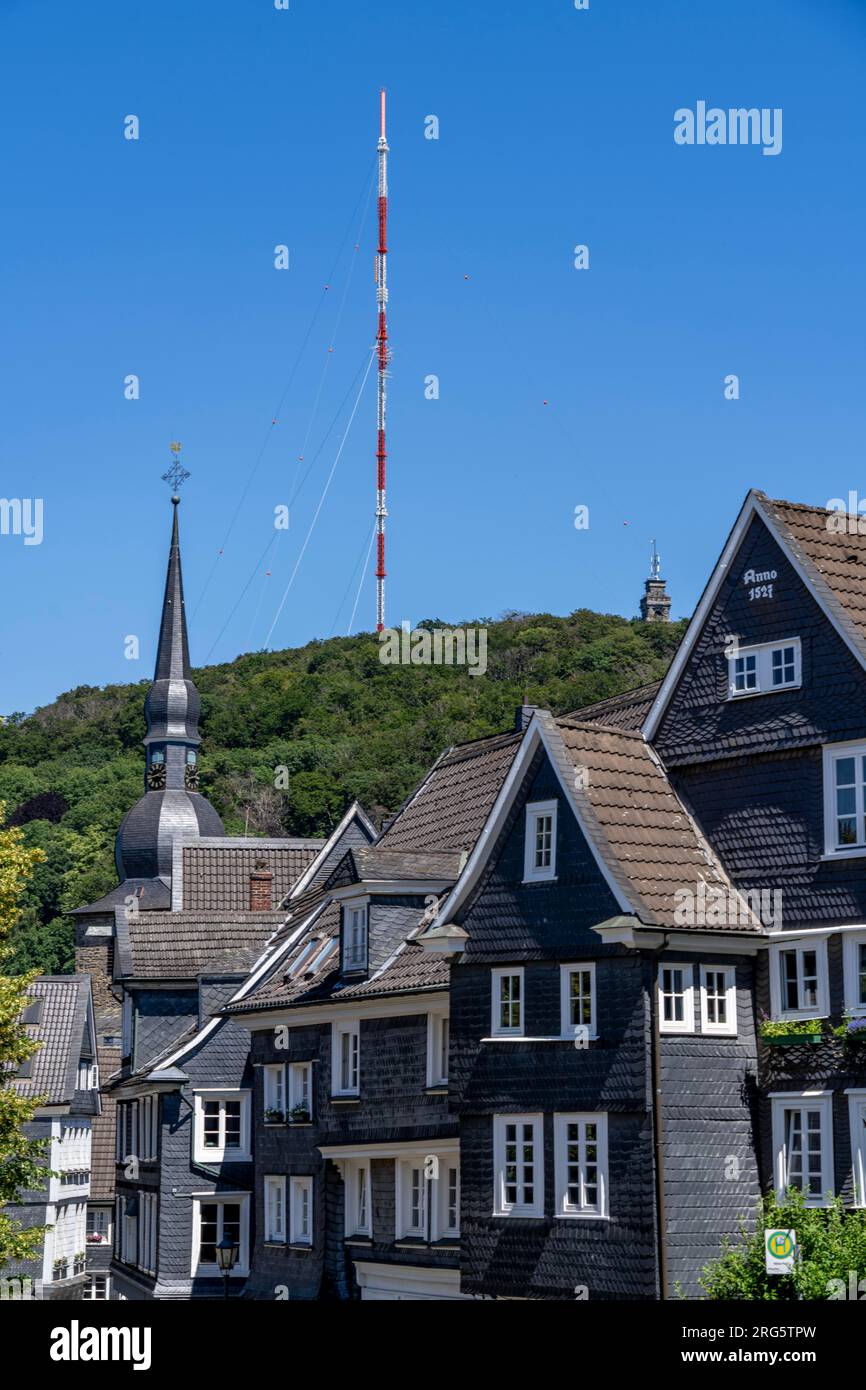 Die Altstadt von Langenberg, ein Bezirk Velbert im Bezirk Mettmann, eine von 2 Antennen des Senders Langenberg des WDR for Stockfoto