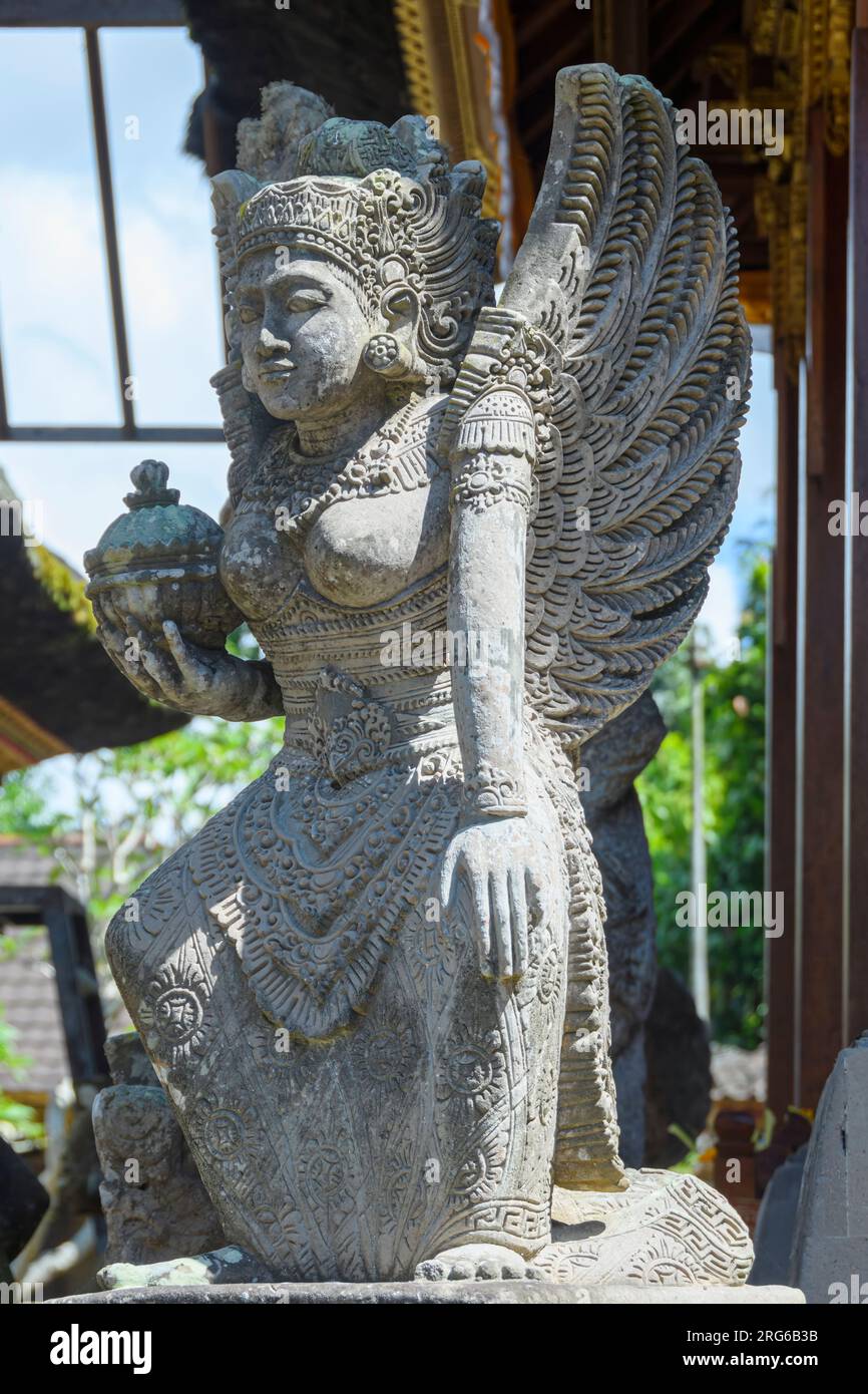 Skulptur der geflügelten Göttin Pura Kehen, Cempaga, Bangli Regency, Bali, Indonesien Stockfoto